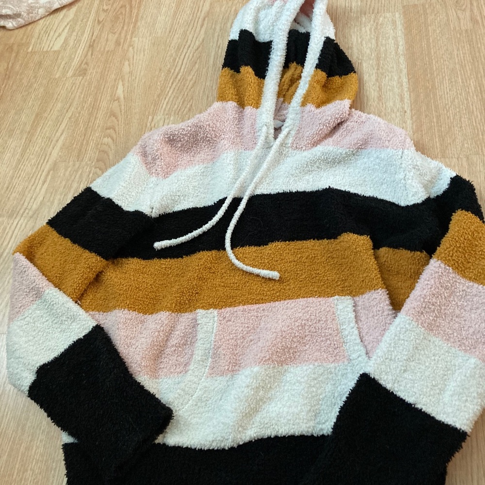 Fuzzy drawstring sweatshirt hoodie